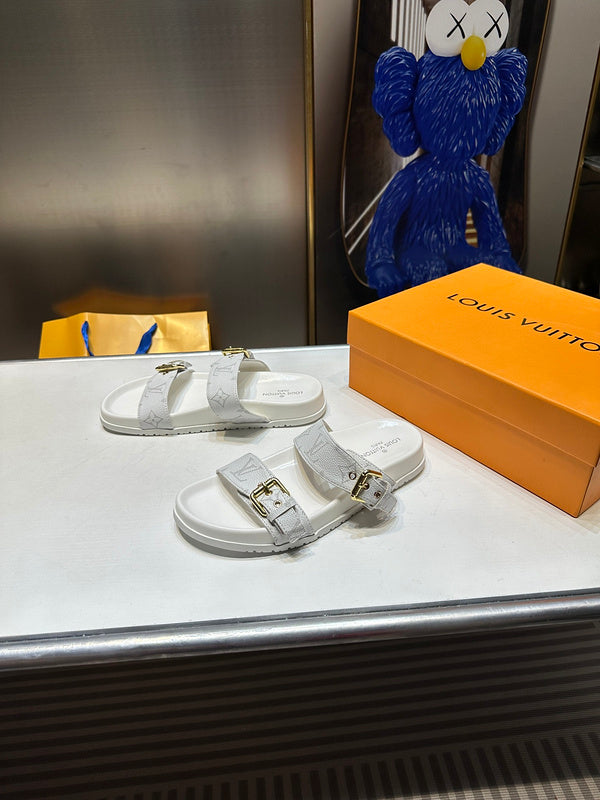 Women's MLS4 Slippers And Man shoes 35-45 With box - product image from the listing.