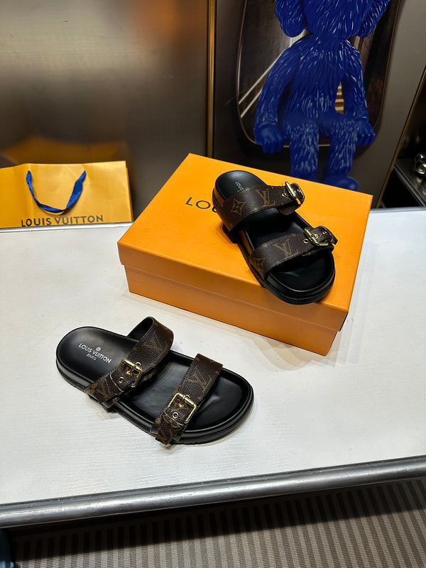 Women's MLS4 Slippers And Man shoes 35-45 With box - product image from the listing.