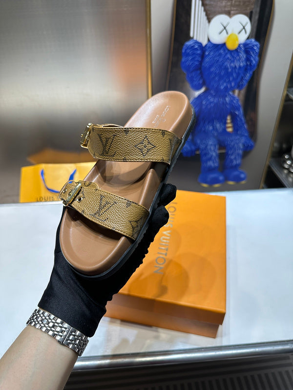 Women's MLS4 Slippers And Man shoes 35-45 With box - product image from the listing.
