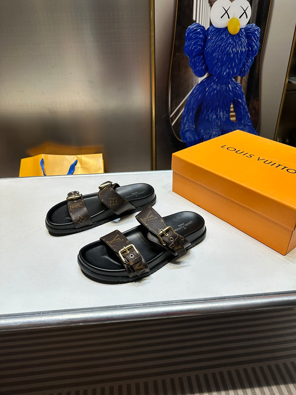 Women's MLS4 Slippers And Man shoes 35-45 With box - product image from the listing.