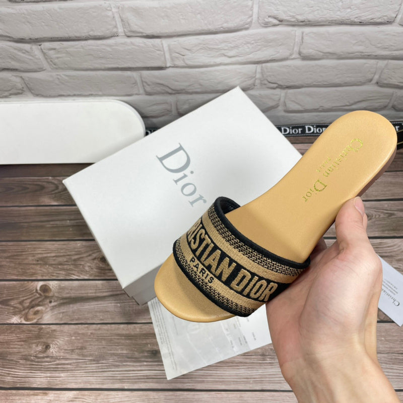 Women's MJDS11 shoes 35-42 slippers with all packaging - product image from the listing.