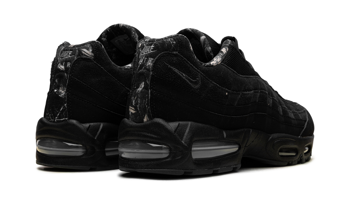 "Big Bubble Black Realtree Edge Camo" Air Max 95 IQ0302 010 - product image from the listing.