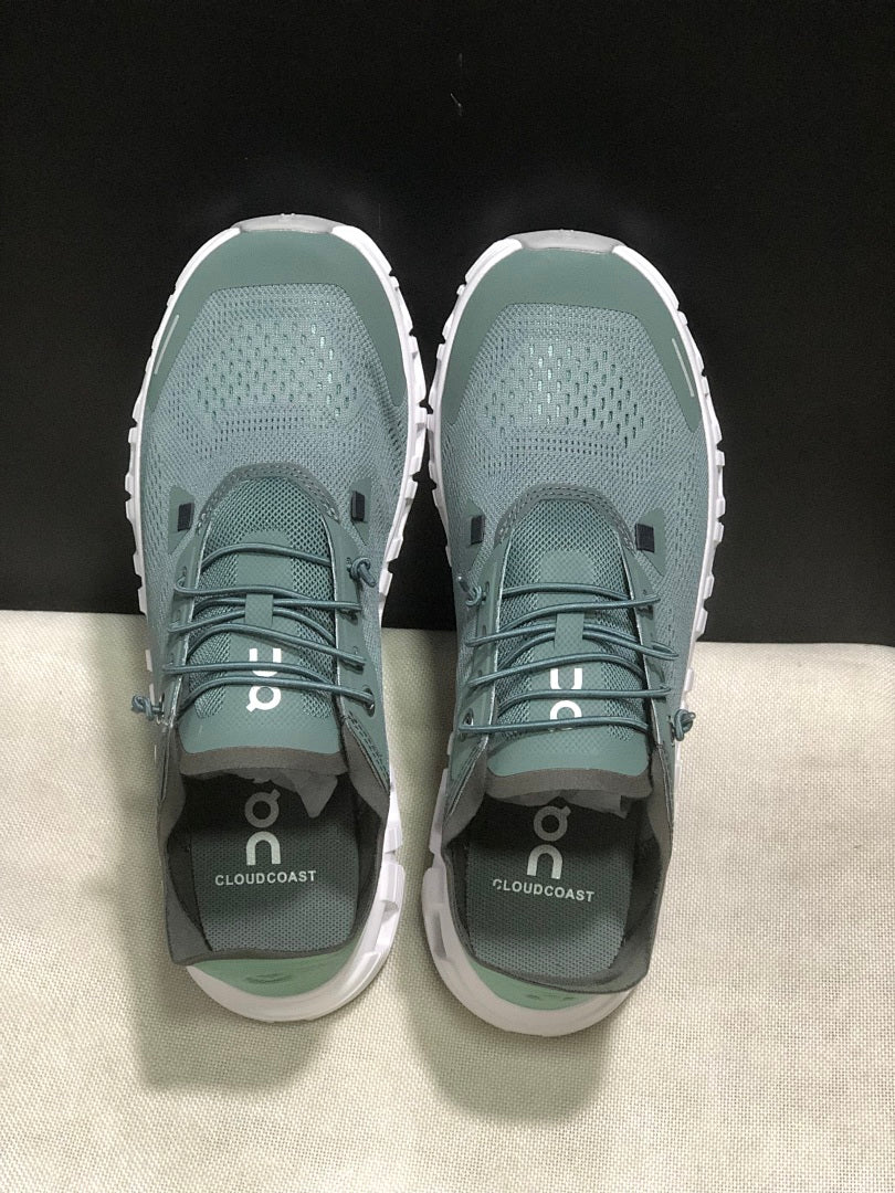 On Cloud 6 Coast Sneakers in Green - product image from the listing.