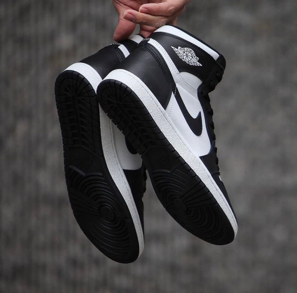 85 Black White BQ4422-001 Sneakers - Air Jordan 1 High - product image from the listing.