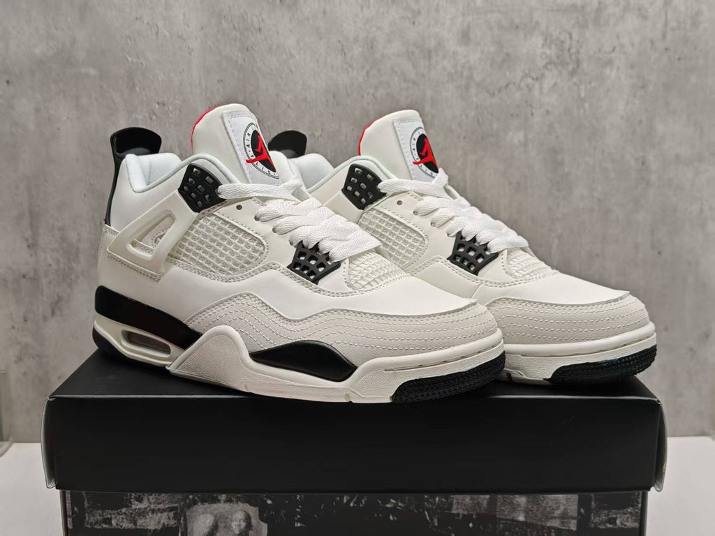 "Flight Club" Air Jordan 4 Retro Sail/University Red/Black - product image from the listing.