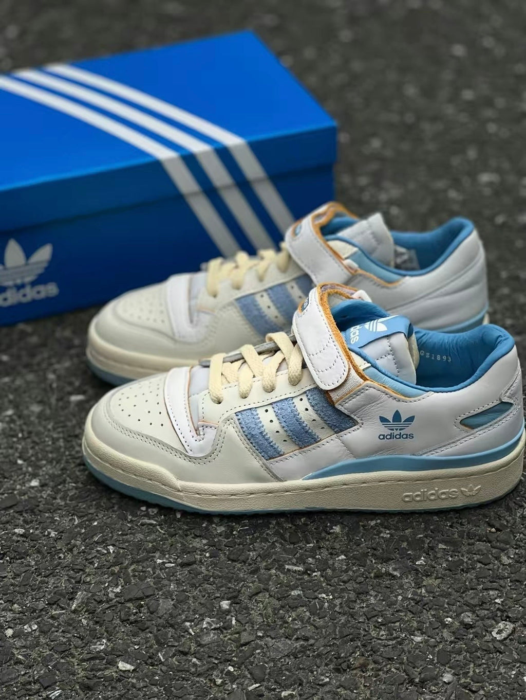Adidas Originals Forum 84 Low LG Carolina Sneakers in Blue GZ1893 - product image from the listing.