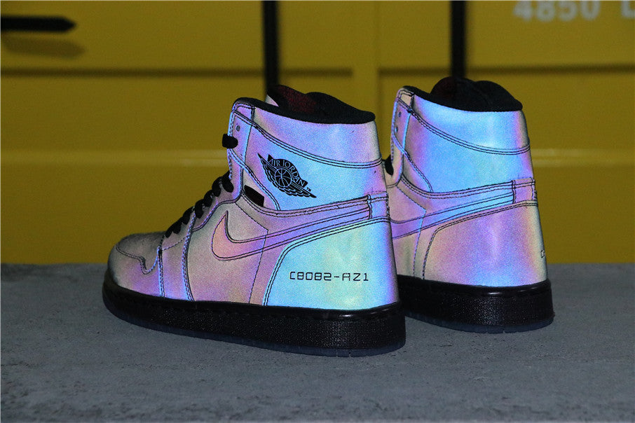 R2T Sneakers - Air Jordan 1 High Zoom BV0006-900 - product image from the listing.