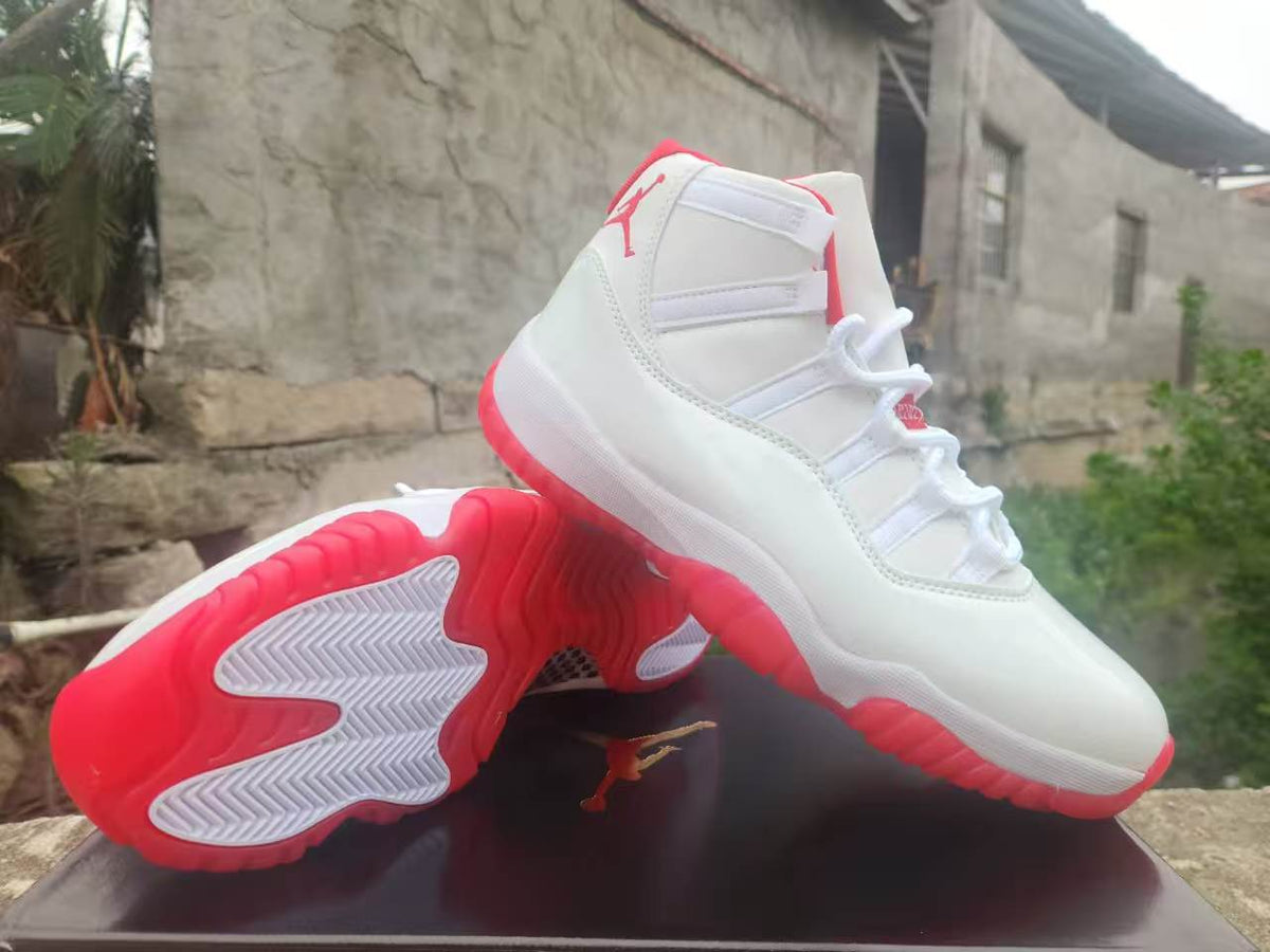 Air Jordan 11 in White/Red - product image from the listing.