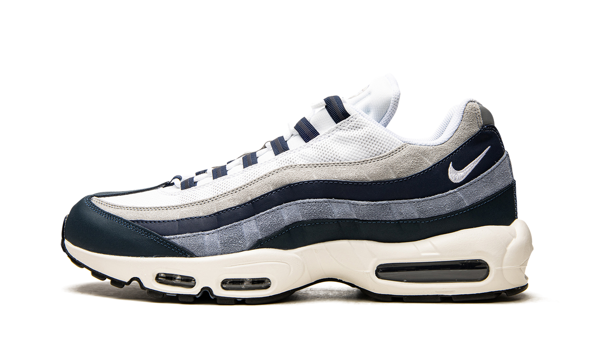 "Midnight Navy" Air Max 95 DC9412 400 - product image from the listing.