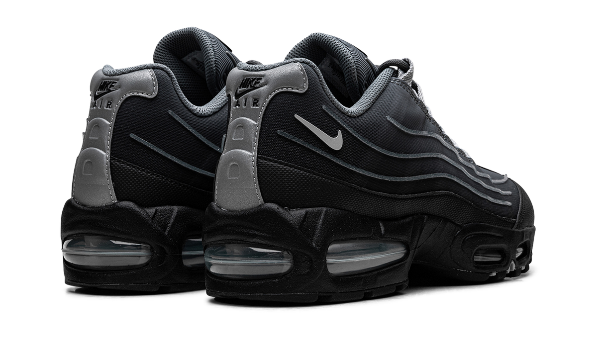 "Big Bubble - Tech Black" Air Max 95 IH7853 001 - product image from the listing.