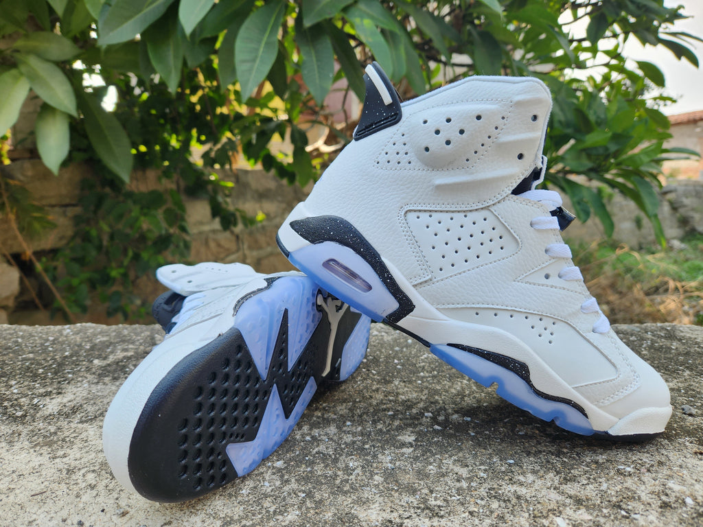 "New Oreo" Air Jordan 6 Retro - product image from the listing.