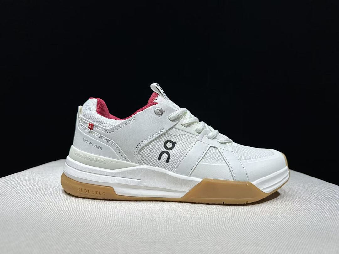 On The Roger Clubhouse Pro Sneakers in White Ivory Gum - product image from the listing.