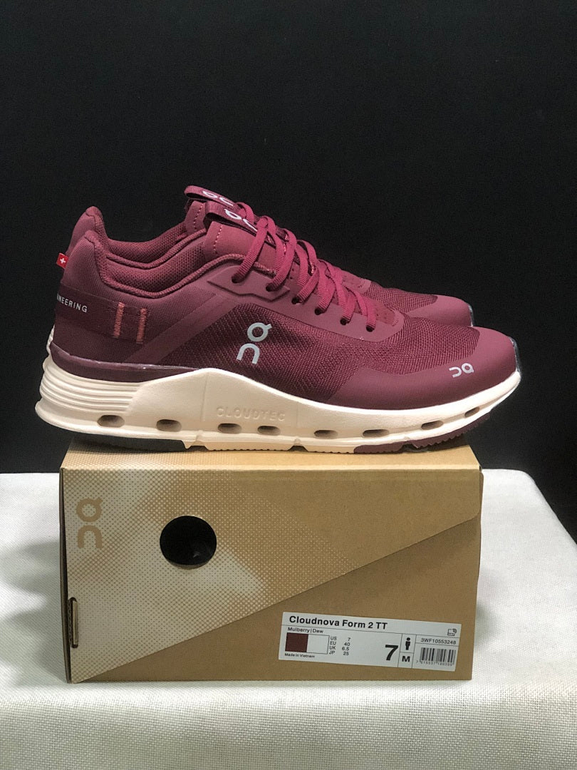 On Cloudnova Form 2 Trainers in Mulberry Dew - product image from the listing.