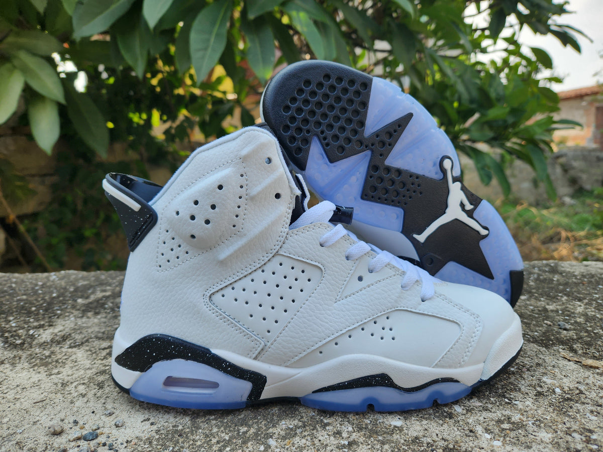 "New Oreo" Air Jordan 6 Retro - product image from the listing.