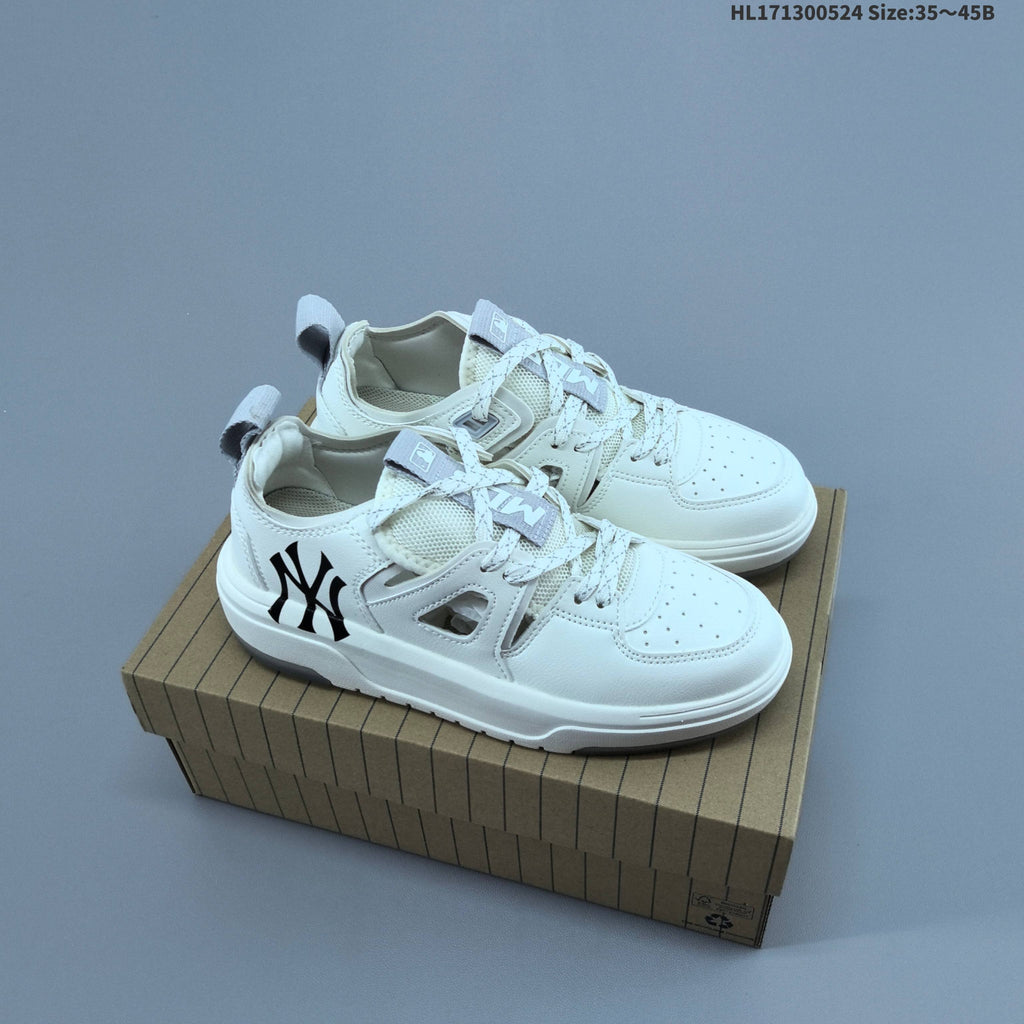 New York Yankees Low-Top Platform Sneakers, in White - product image from the listing.