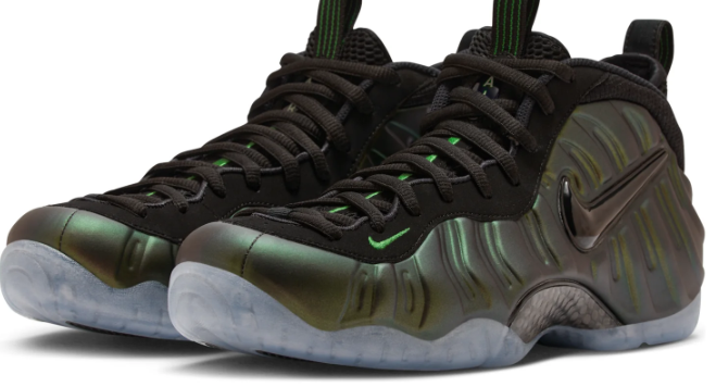 "Pine Green" Nike Air Foamposite Pro Sneakers - product image from the listing.