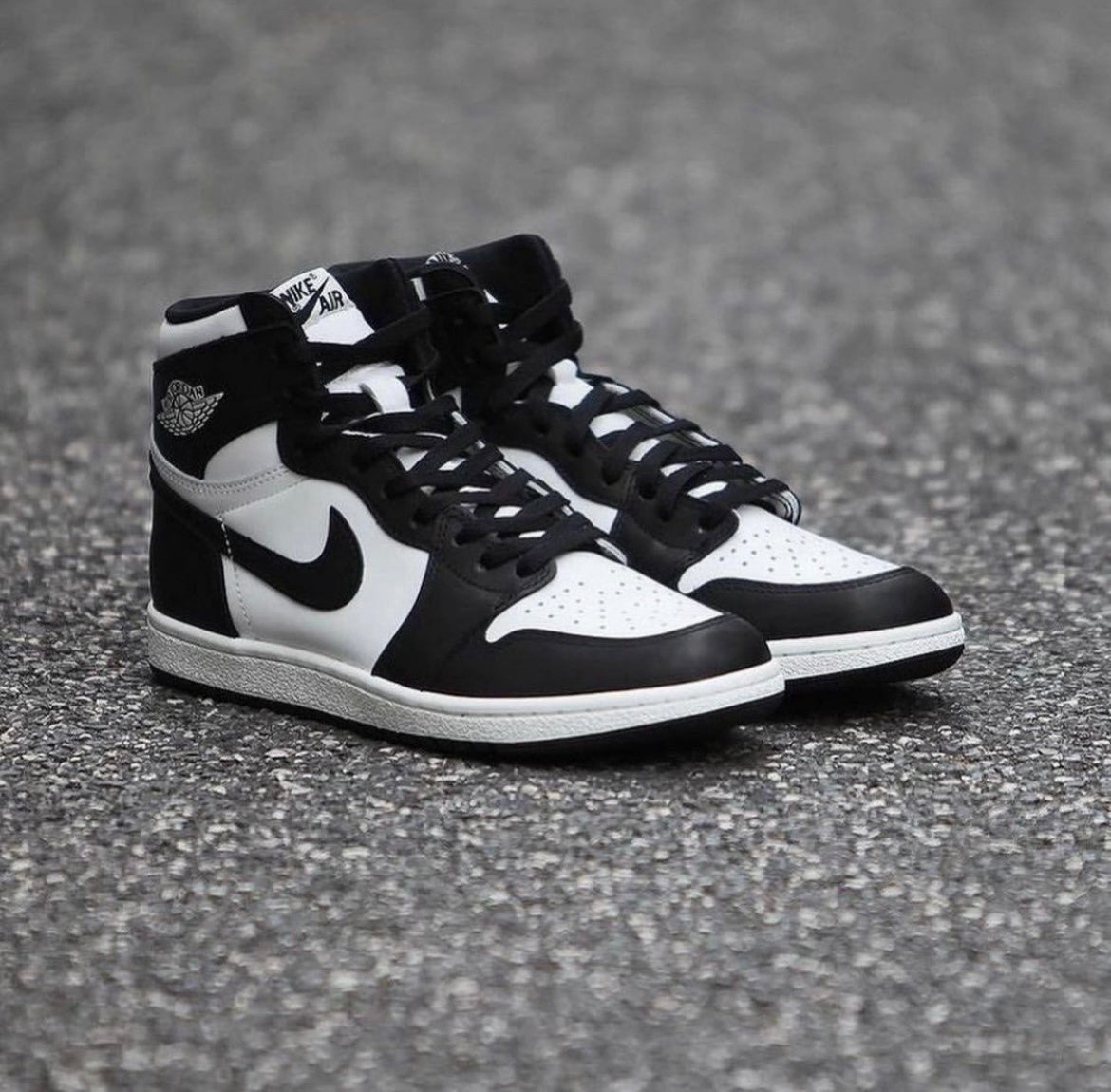 85 Black White BQ4422-001 Sneakers - Air Jordan 1 High - product image from the listing.
