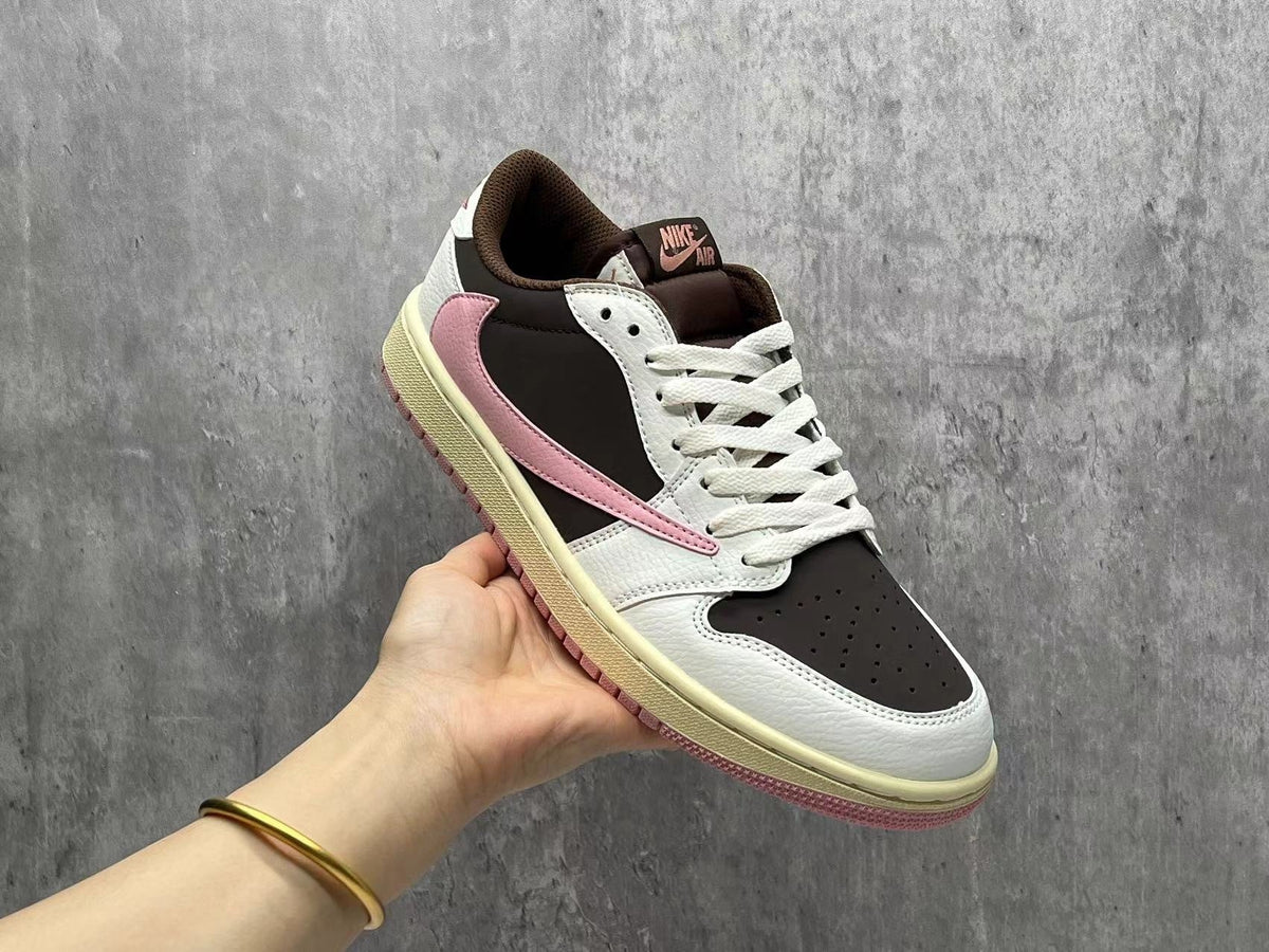 "Mocha" Travis Scott x Air Jordan 1 Low OG (2019) - product image from the listing.