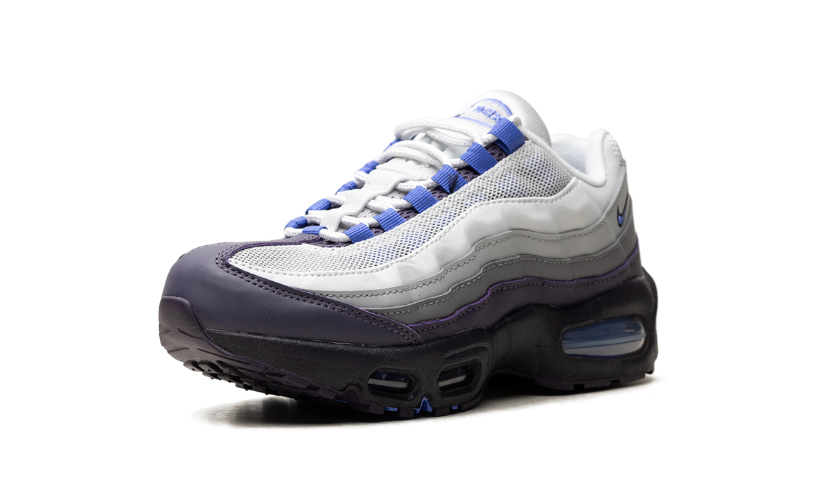 "Photon Dust / Sapphire Raisin" Air Max 95 GS II4130 017 - product image from the listing.