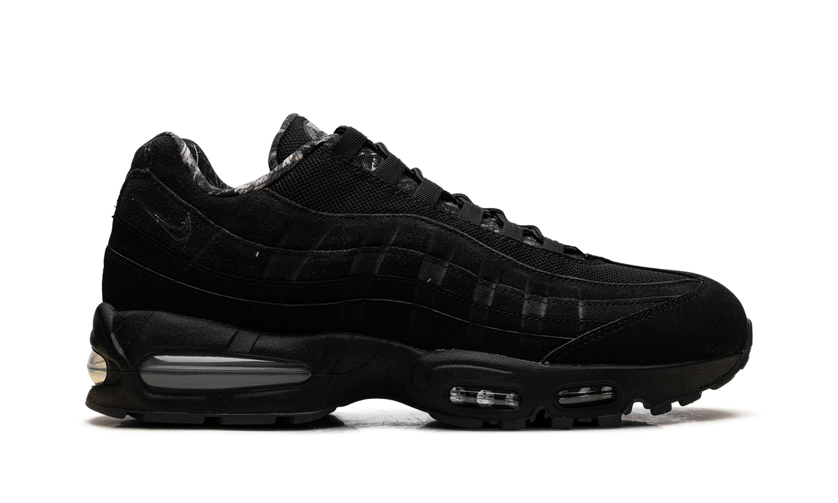 "Big Bubble Black Realtree Edge Camo" Air Max 95 IQ0302 010 - product image from the listing.