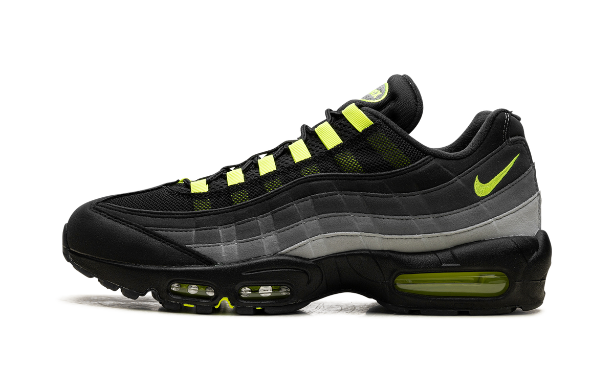 "Black Neon" Air Max 95 FV4710 001 - product image from the listing.