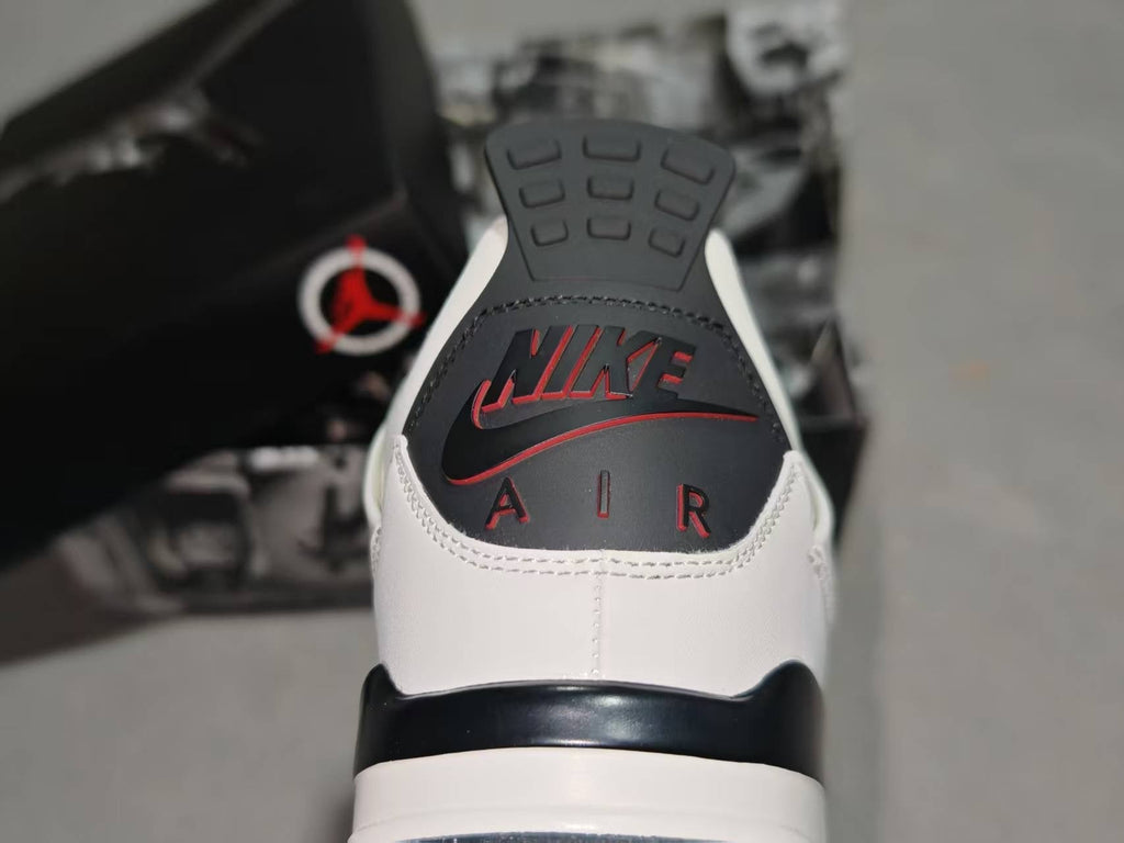 "Flight Club" Air Jordan 4 Retro Sail/University Red/Black - product image from the listing.