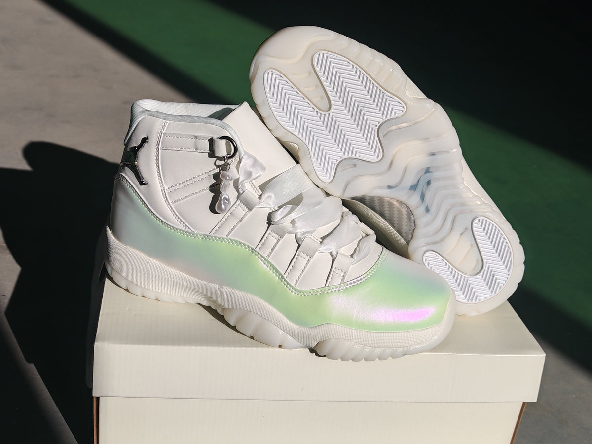"Sail" Air Jordan 11 Retro Sail/Pearl Grey/White/Metallic Silver - product image from the listing.
