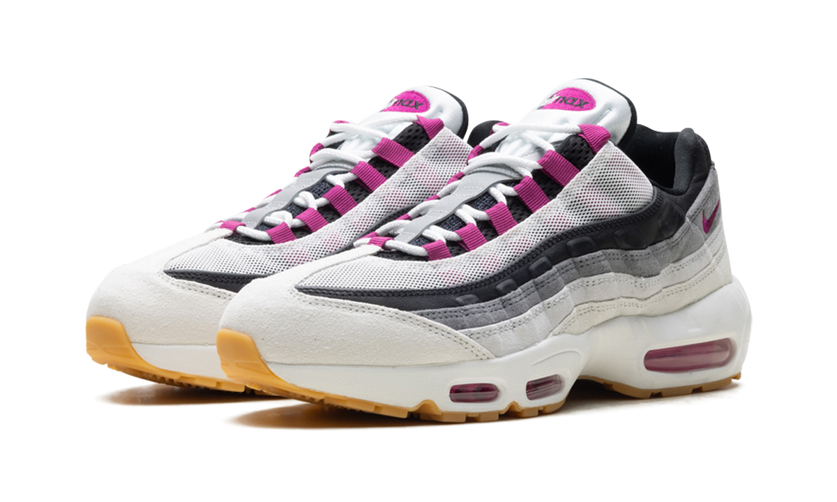 "Cactus Flower" SB Air Max 95 HF7545 100 - product image from the listing.