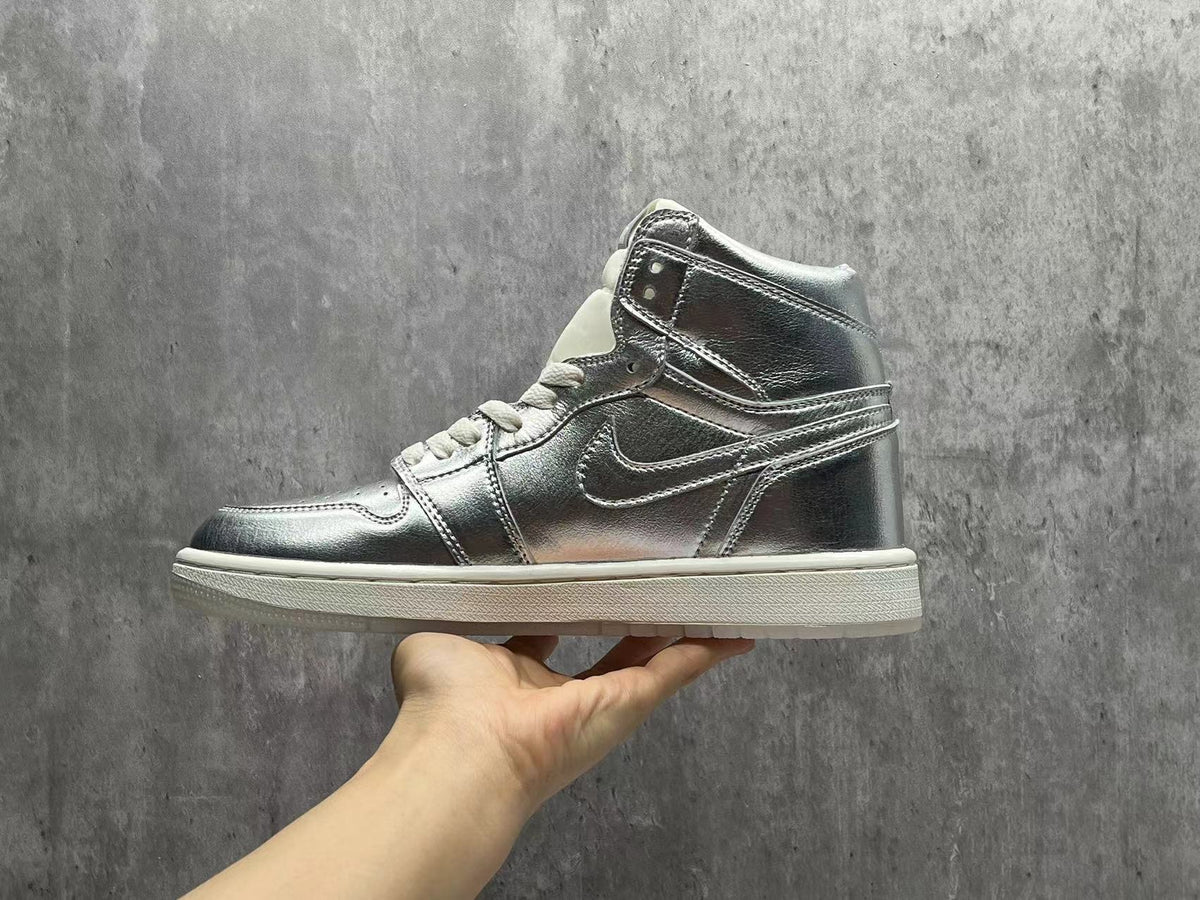 Air Jordan 1 Retro High OG in Metallic Silver - product image from the listing.