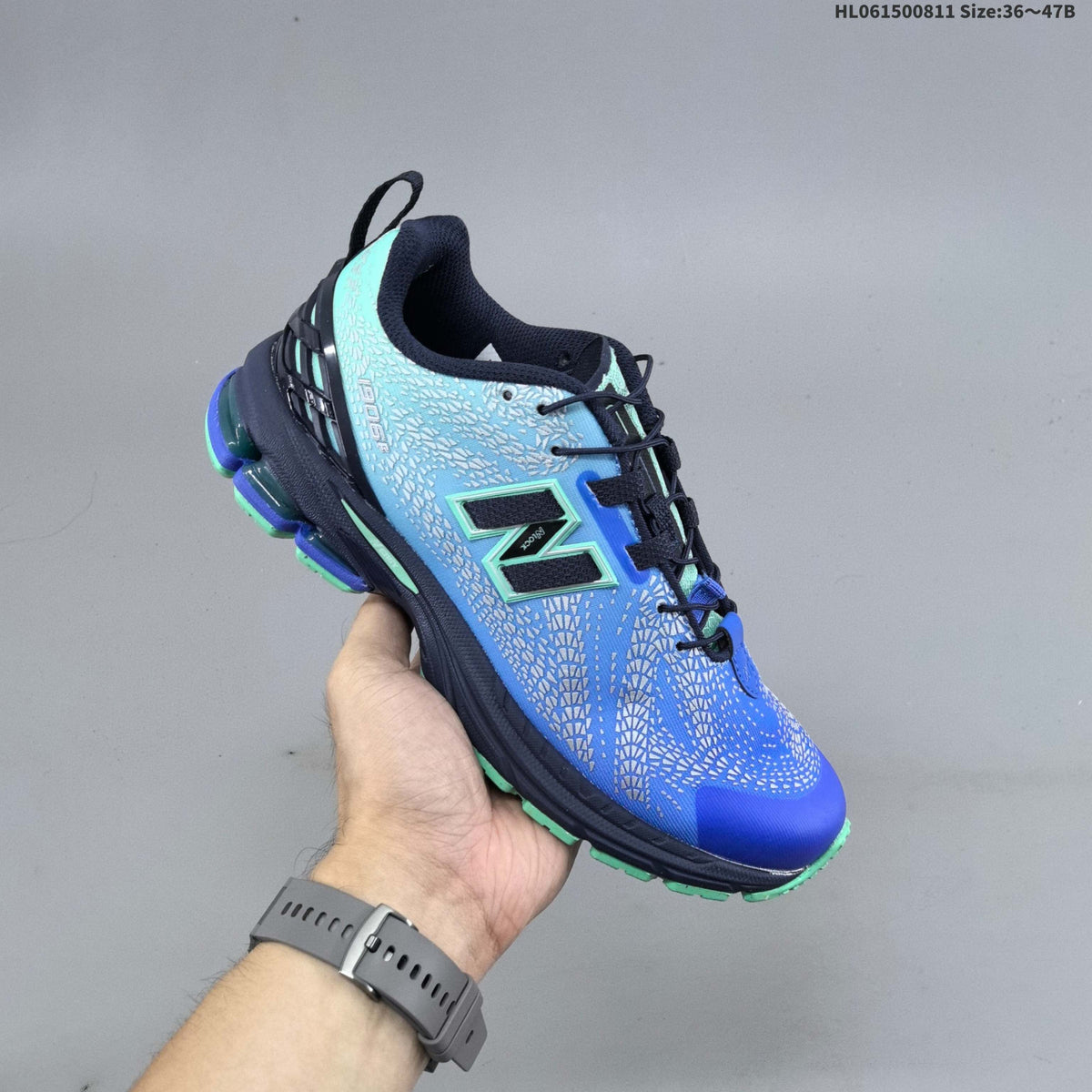 New Balance M1906 Sneakers U19069 Blue or in Yellow - product image from the listing.