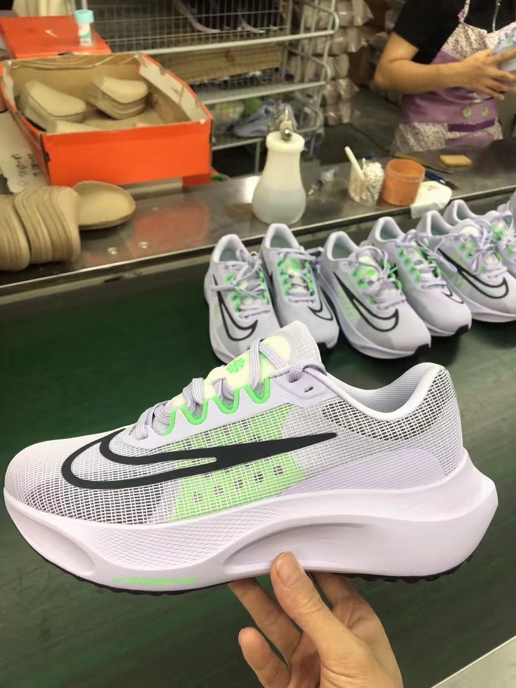 Nike Zoom Fly 5 Running Shoes DM8968-500 in Purple - product image from the listing.