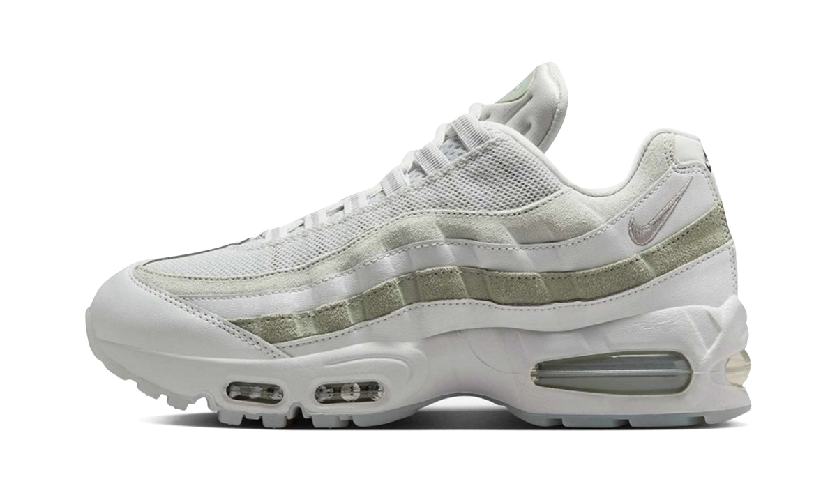 Women's Air Max 95 OG "Big Bubble Jade Horizon" IB6396 001 - product image from the listing.