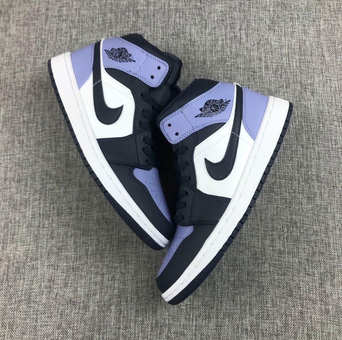 Sneakers Deep Blue Toe - Jordan 1 Mid 554724-445 - product image from the listing.