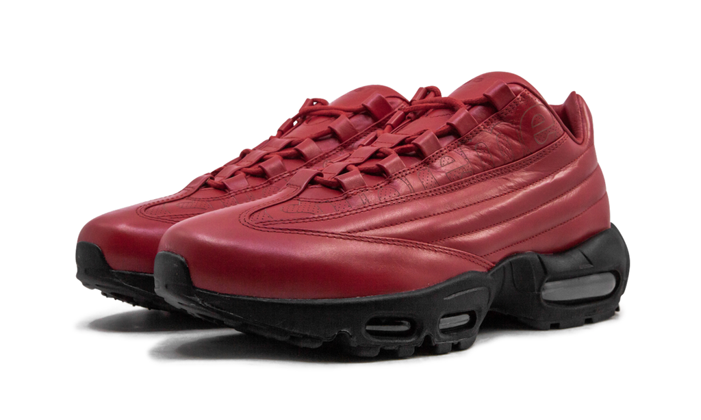 "Supreme - Red" Air Max 95 Lux CI0999 600 - product image from the listing.