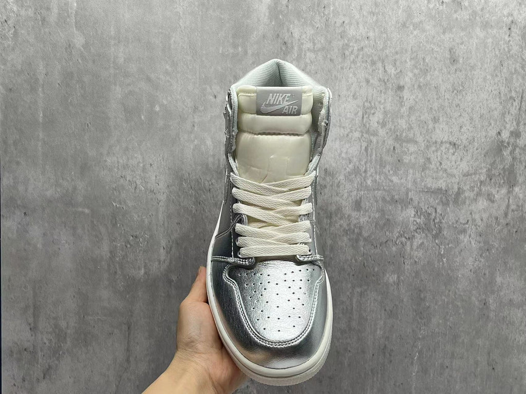 Air Jordan 1 Retro High OG in Metallic Silver - product image from the listing.