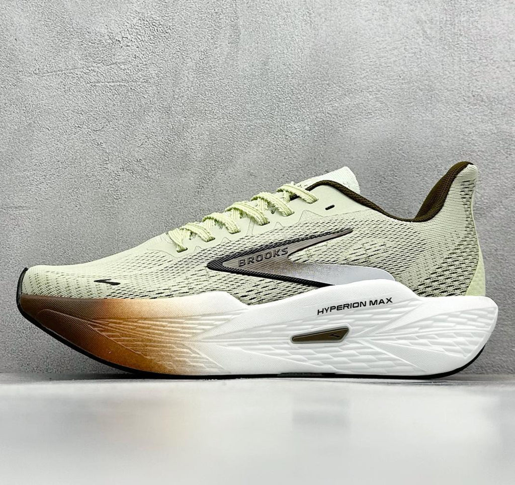 Brooks Hyperion Max Sneakers for Running - product image from the listing.