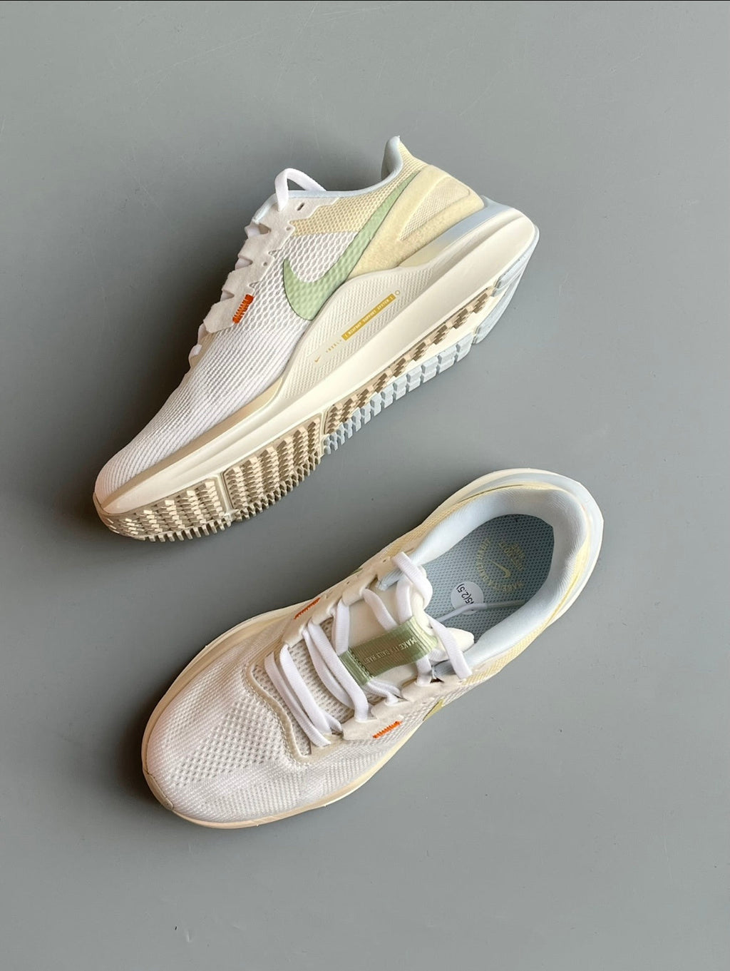 Nike Structure 25 Running Shoes in White Blue FV3635-171 - product image from the listing.