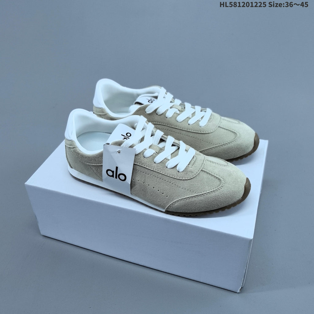 Alo Yoga Sunset Sneaker Low-Cut Casual Shoes - product image from the listing.