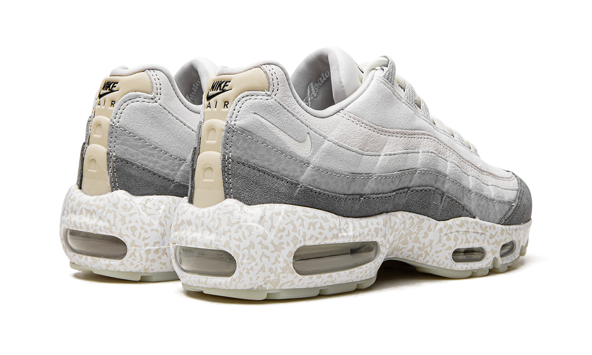 "Light Bone-Glow in the Dark" Air Max 95 QS DV2593 100 - product image from the listing.