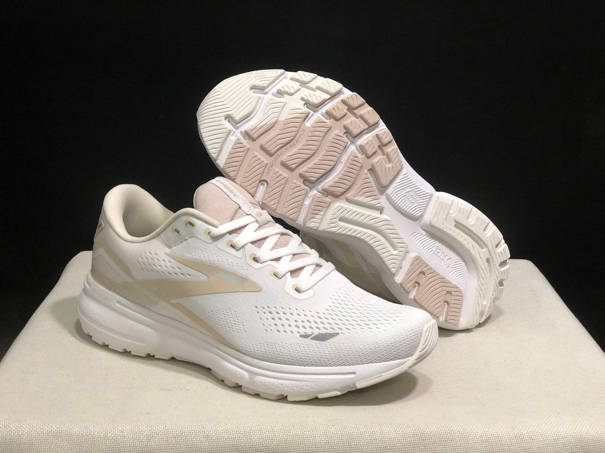 Brooks Ghost 15 Shoes for Running - product image from the listing.