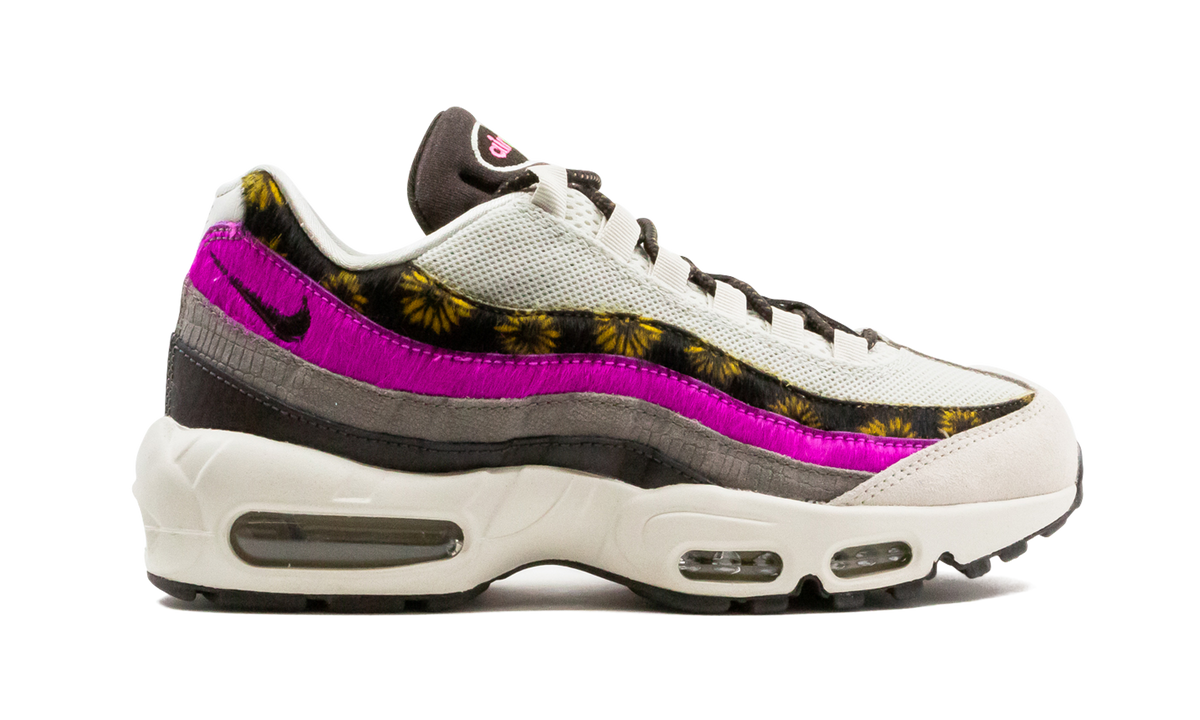 Women's AIR MAX 95 PREMIUM "Daisy Chain" CZ8102 001 - product image from the listing.