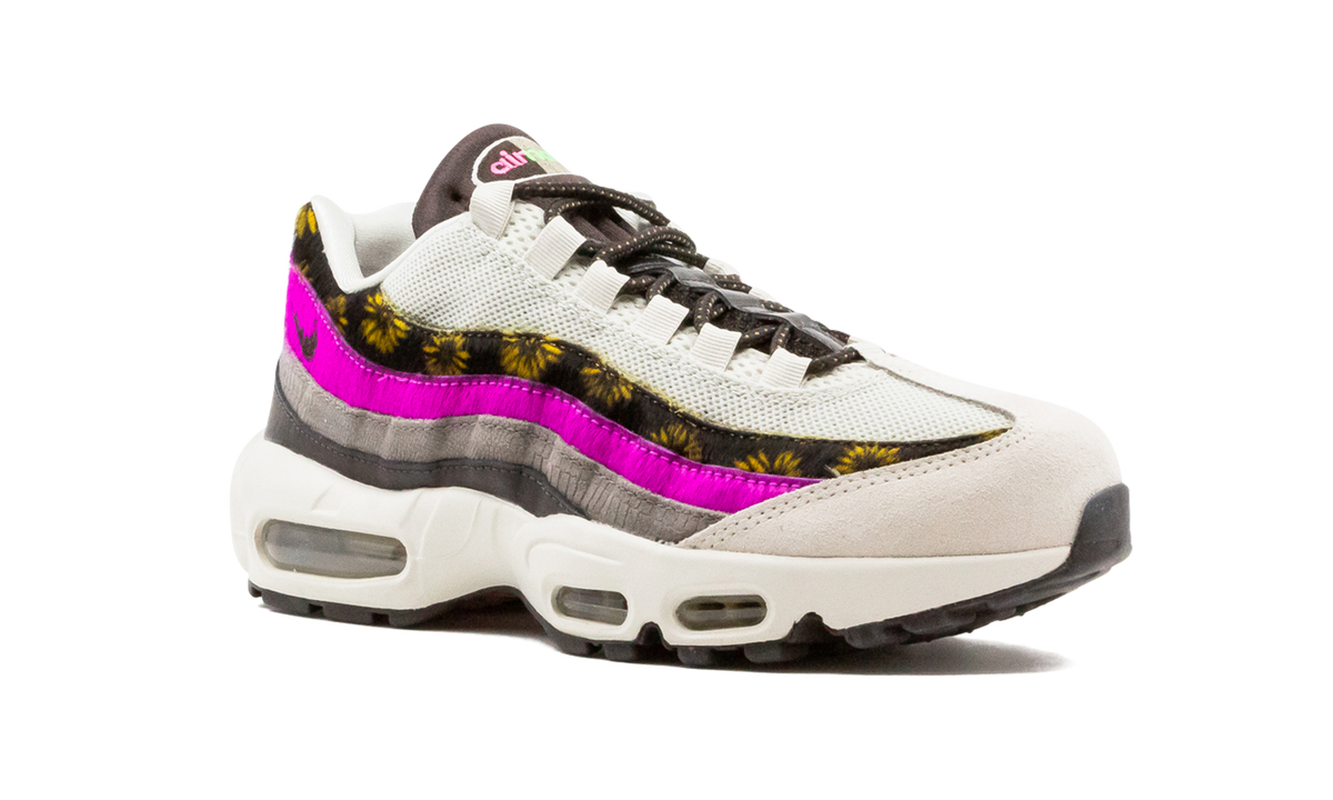 Women's AIR MAX 95 PREMIUM "Daisy Chain" CZ8102 001 - product image from the listing.