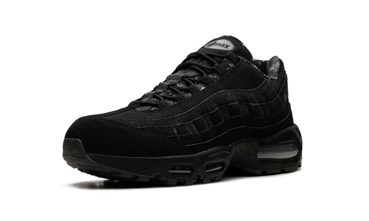 "Big Bubble Black Realtree Edge Camo" Air Max 95 IQ0302 010 - product image from the listing.