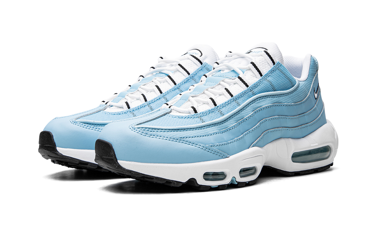 "University Blue" Air Max 95 DZ4395 400 - product image from the listing.