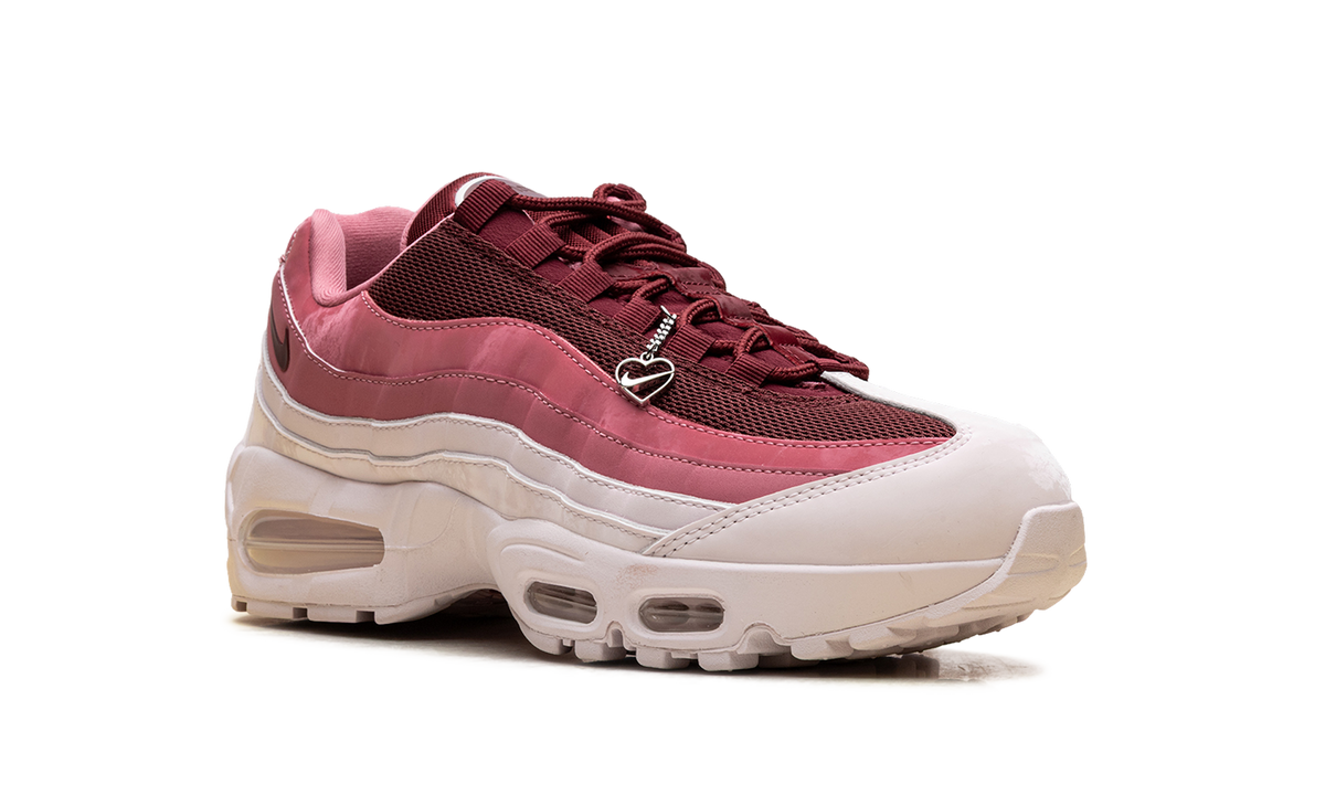 Women's Air Max 95 "Valentine's Day 2026" IB8155 600 - product image from the listing.