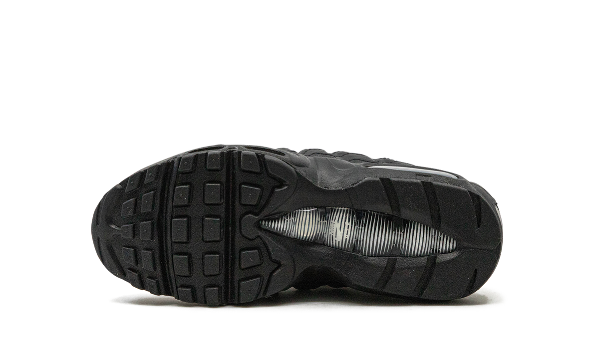 "Triple Black" Air Max 95 Recraft GS CJ3906 001 - product image from the listing.