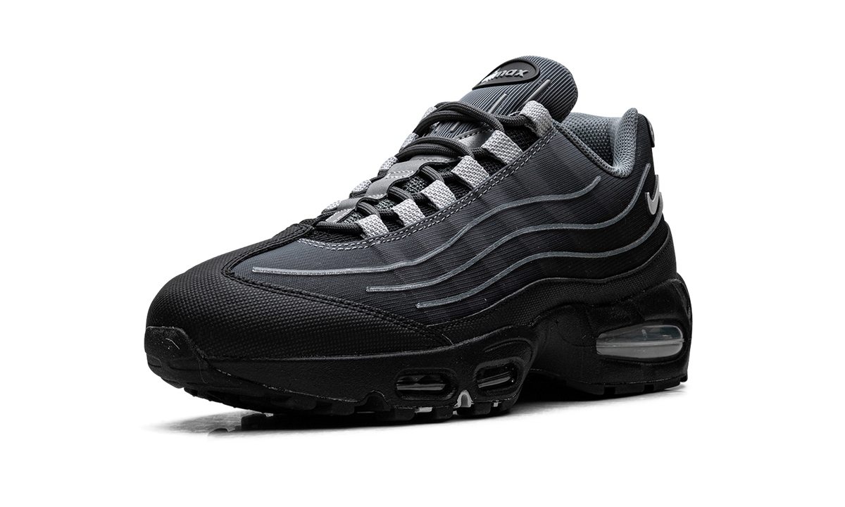"Big Bubble - Tech Black" Air Max 95 IH7853 001 - product image from the listing.