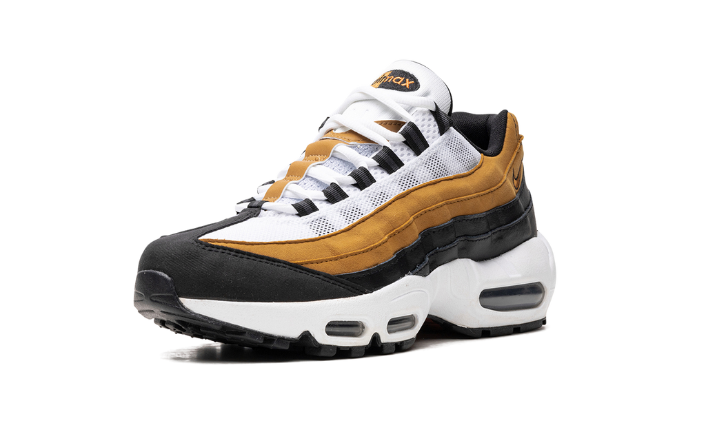 "Recraft" Nike Air Max 95 CJ3906 010 - product image from the listing.