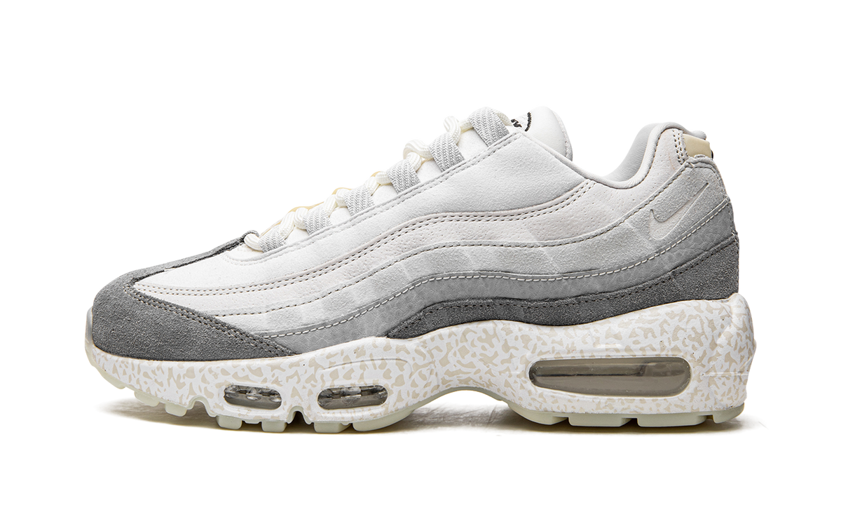 "Light Bone-Glow in the Dark" Air Max 95 QS DV2593 100 - product image from the listing.