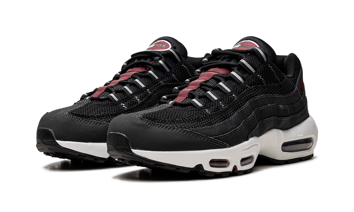 "Anthracite Team Red" Air Max 95 DQ3982 001 - product image from the listing.